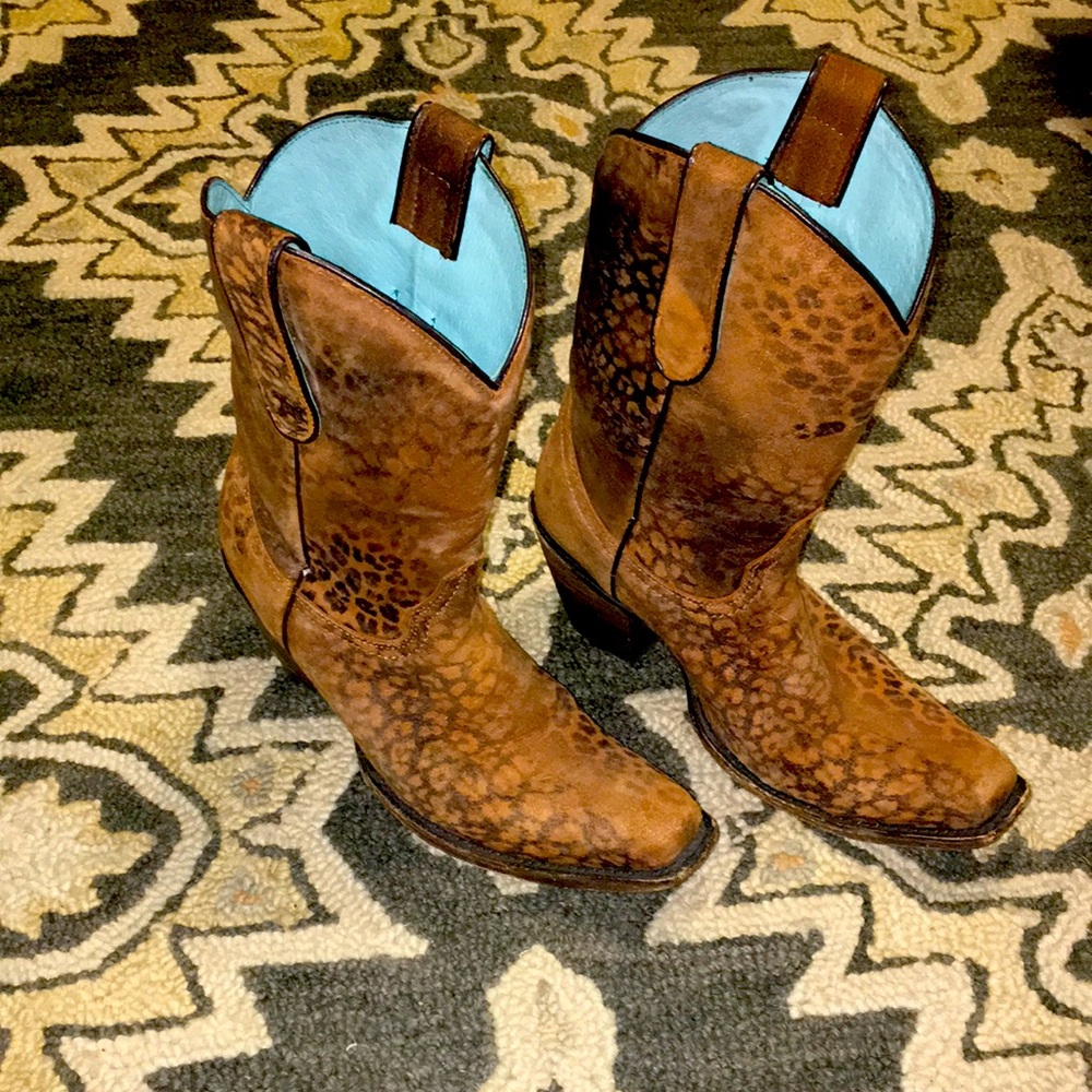 Corral cowboy boots leopard print